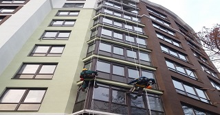 Установка крыши на балкон Качканар цена от 1018 руб. м/2.